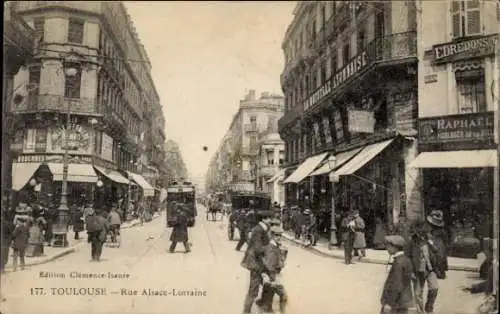 Ak Toulouse Haute Garonne, Straße mit Geschäften, Straßenbahn, Menschen,  