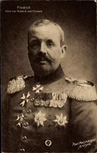 Ak Friedrich Fürst von Waldeck und Pyrmont, Portrait in Uniform, Orden