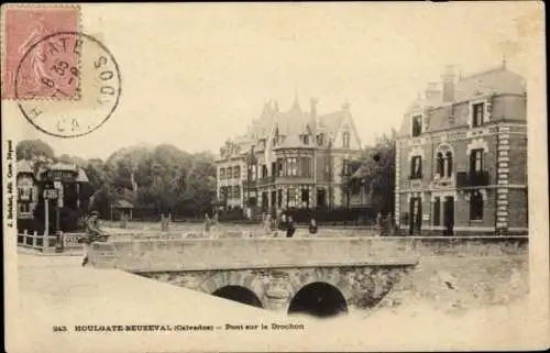 Ak Houlgate Calvados, Brücke über den Drochon,  Gebäude, schwarz-weiß