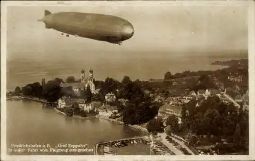 Ak Friedrichshafen am Bodensee, Luftschiff LZ 127 Graf Zeppelin, Fliegeraufnahme