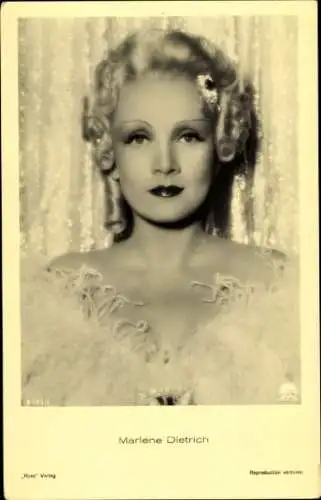 Ak Schauspielerin Marlene Dietrich, Portrait, Ross Verlag Nr. 8523/1