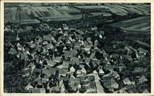 Ak Neckarsulm in Württemberg, Luftaufnahme von  viel Grün, viele Dächer, Feldstrukturen