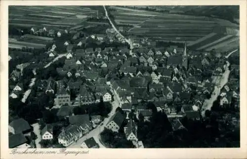 Ak Brackenheim an der Zaber Württemberg, Luftaufnahme von  viele Dächer, Kirchen, ländliche Umgeb