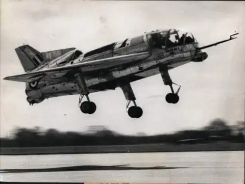 Foto Britisches Militärflugzeug Short Brothers SC1