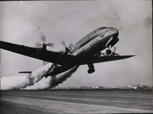 Foto Amerikanisches Militärflugzeug Lockheed R6V Constitution
