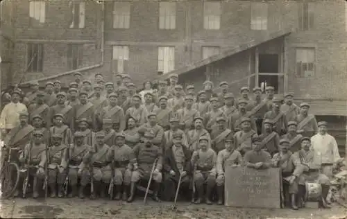 Foto Ak Französische Soldaten in Uniformen, Gruppenfoto