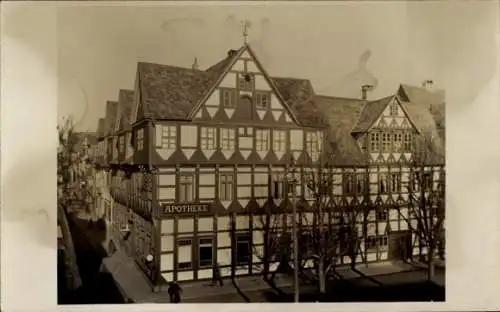 Foto Ak Wolfenbüttel in Niedersachsen, Straßenpartie, Apotheke