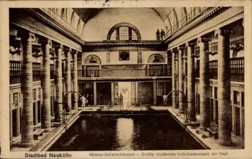 Ak Berlin Neukölln, Männer Schwimmbassin im Stadtbad