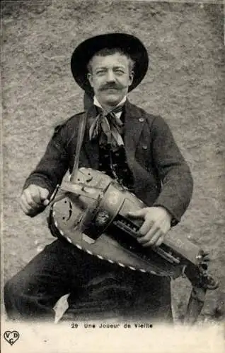 Ak Mann in bretonischer Tracht mit Zither