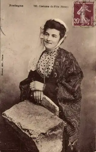 CPA Bretagne, Costume de Fète