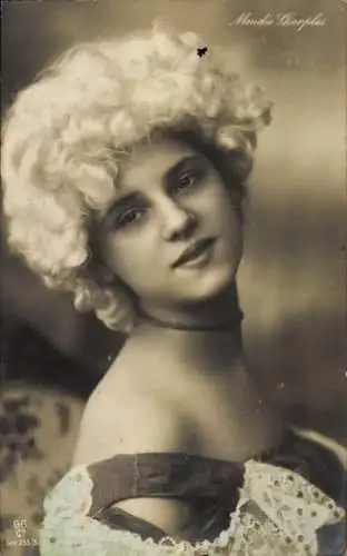 Ak Schauspielerin Maudie Sharples, Portrait