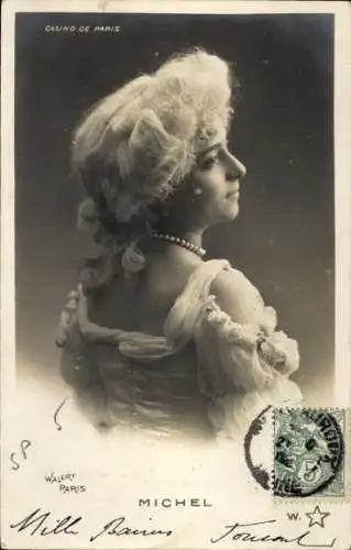 Ak Schauspielerin Michel, Rückenansicht