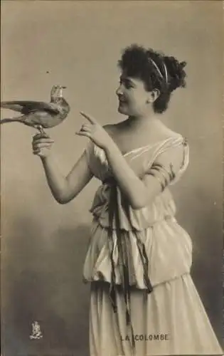 Ak Schauspielerin La Colombe, Portrait