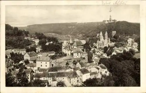 Ak Clervaux Clerf Luxembourg, Panoramaansicht von  Burg im Hintergrund, alte Architektur