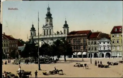 Ak České Budějovice Budweis Südböhmen, Stadtansicht, Rathaus, Menschen, Marktstände