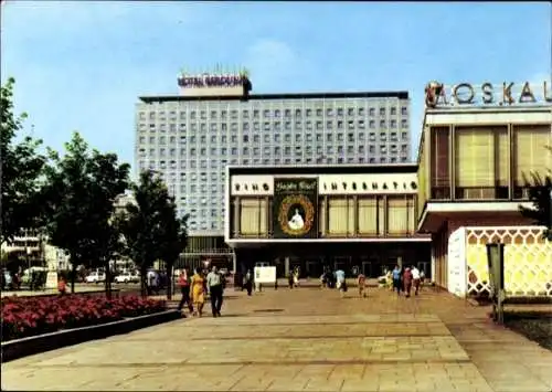 Ak Berlin Mitte, Alexanderplatz, Interhotel Berolina, Kino International, moderne Architektur