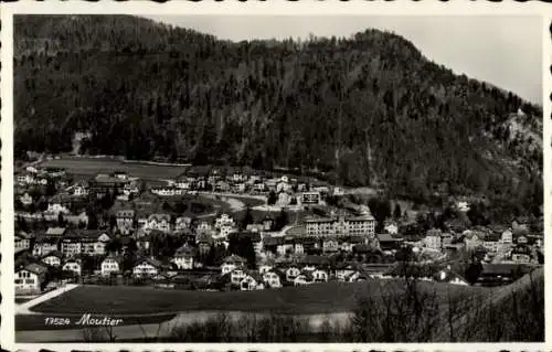 Ak Moutier Jura bernois Kanton Bern, Stadtansicht, Häuser, Berge, Landschaft