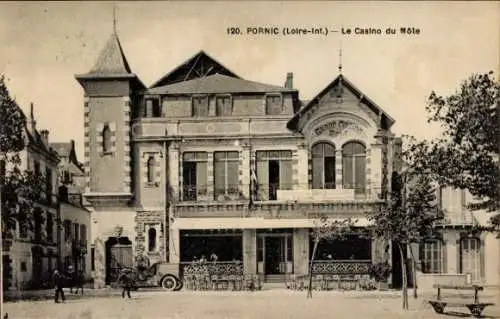 Ak Pornic Loire Atlantique, Casino du Môle, Architektur, Schwarz-Weiß-Foto, ruhige Straße, Bäume
