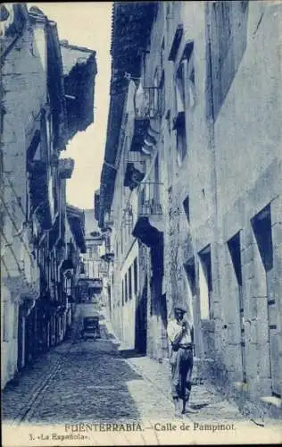 Ak Fuenterrabia Baskenland, Calle de Pampinot, Mann in baskischer Tracht