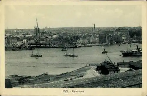 Ak Kiel, Panoramaansicht von  Hafen, Schiffe, Stadtansicht