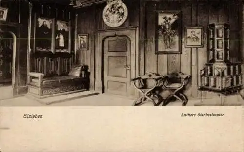 Ak Lutherstadt Eisleben, Luthers Sterbezimmer, Holzverkleidung, Gemälde,  Einrichtung