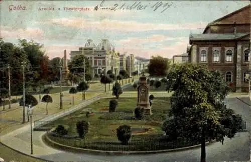 Ak Gotha in Thüringen, Arnoldi- und Theaterplatz, Pflanzenbeete, Grünanlagen, Gebäude