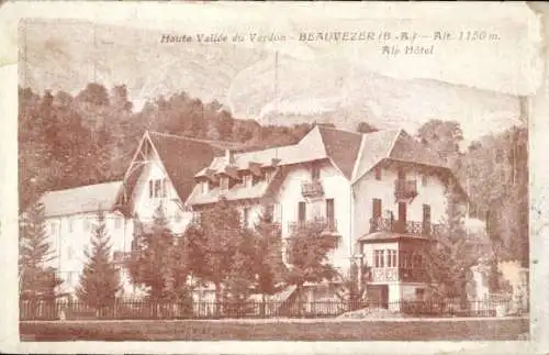 Ak Beauvezer Alpes de Haute Provence, Alp Hôtel, Gebäude, Berge, Wald, 1150 m Höhe, braun/weiße F