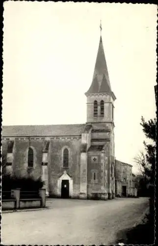 Ak Rambouillet Yvelines, Kirche, spitzes Dach, ruhige Straße, Schwarz-Weiß-Foto
