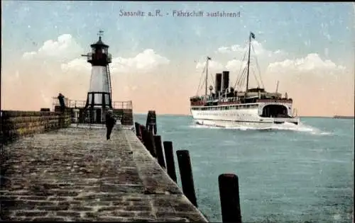 Ak Sassnitz auf der Insel Rügen, Fährschiff ausfahrend