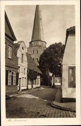Ak Travemünde Lübeck Schleswig Holstein, Straßenpartie mit Lorenzkirche, Altstadt