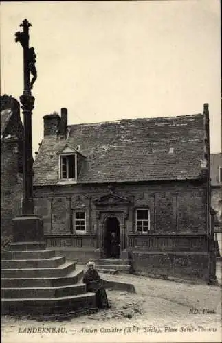 Ak Landerneau Finistère, Altes Ossarium, Platz Saint-Thomas, Statue,  Architektur