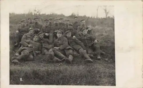 Foto Ak Deutsche Soldaten in Uniform, Gruppenbild, Truppenübungsplatz Sonthofen