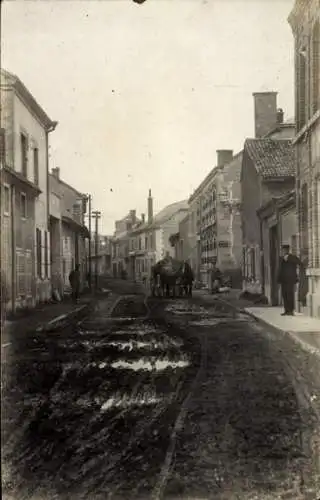 Foto Ak Warmerviville Marne, Straßenpartie, 1. WK