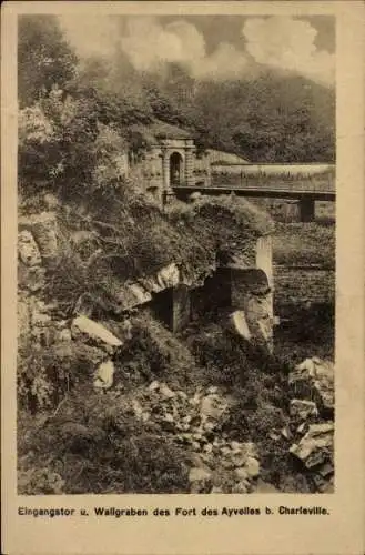 Ak Villers-Semeuse bei Charleville Ardennes, Fort des Ayvelles, Eingangstor, Wallgraben