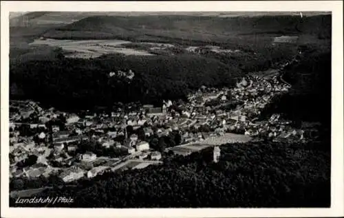 Ak Landstuhl in der Pfalz, Luftaufnahme von  Pfalz, Dorfansicht, umgebende Natur