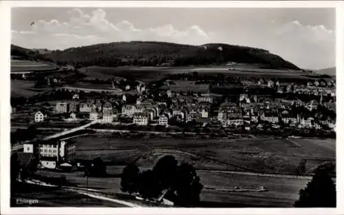 Ak Ebingen Albstadt in Württemberg, Landschaftsaufnahme, kleine Stadt, weite Felder, Berge im Hin