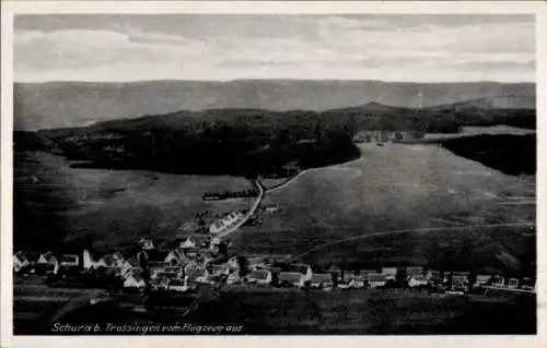 Ak Schura Trossingen auf der Baar, Luftaufnahme von Schura, Landschaft, Wiesen, Gebäude
