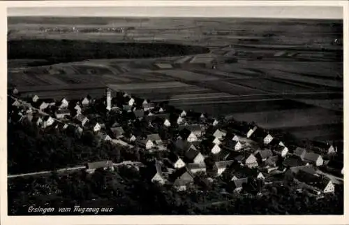 Ak Ersingen Kämpfelbach in Baden, Luftaufnahme von  Wohnhäuser, Felder, Landschaft