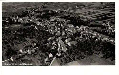 Ak Böhmenkirch in Württemberg, Luftaufnahme von  viele Häuser, ländliche Umgebung