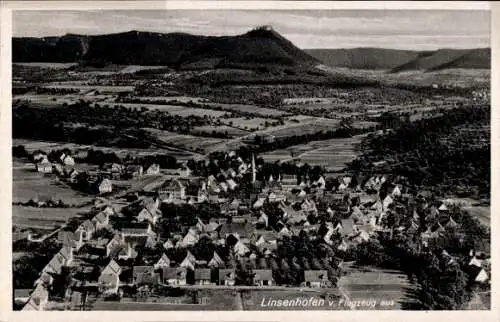 Ak Linsenhofen Frickenhausen in Württemberg, Luftaufnahme,  dörfliche Landschaft, Berge im Hinter