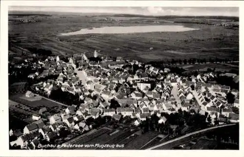 Ak Bad Buchau am Federsee Oberschwaben, Luftaufnahme von Buchau, Federsee,  Architektur