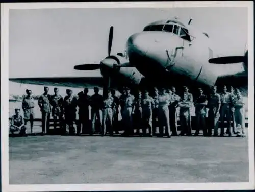 Foto Britisches Militärflugzeug, Piloten, Royal Air Force