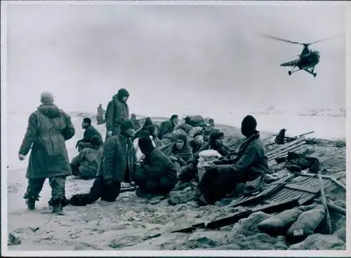 Foto Amerikanischer Hubschrauber, Amerikanische Marine, Menschen am Strand