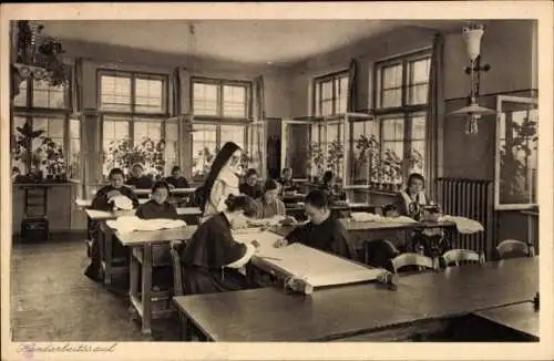 Ak Speyer am Rhein, Mutterhaus Lehrerinnenseminar, Handarbeitssaal