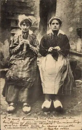 Ak Auvergne, Frauen in Tracht