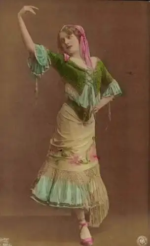Ak Tänzerin, Frau in Tracht