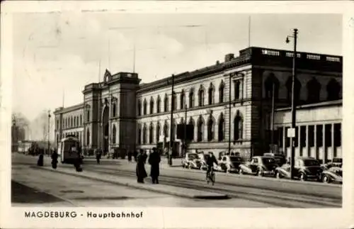 Ak Magdeburg an der Elbe, Magdeburg Hauptbahnhof, Straßenbahn, Autos, Personen