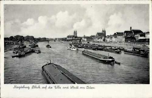Ak Magdeburg an der Elbe, Blick auf die Elbe und Stadt von Osten. Schiffe auf der Elbe, rechts...