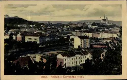 Ak Brno Brünn Südmähren,  Stadtansicht, Landschaft, vorbei am Hügel, viele Gebäude