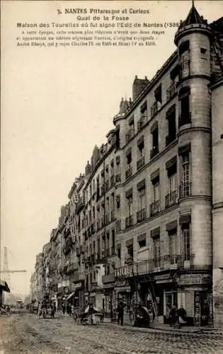 Ak Nantes Loire Atlantique, Quai de la Fosse, Maison des Tourelles
